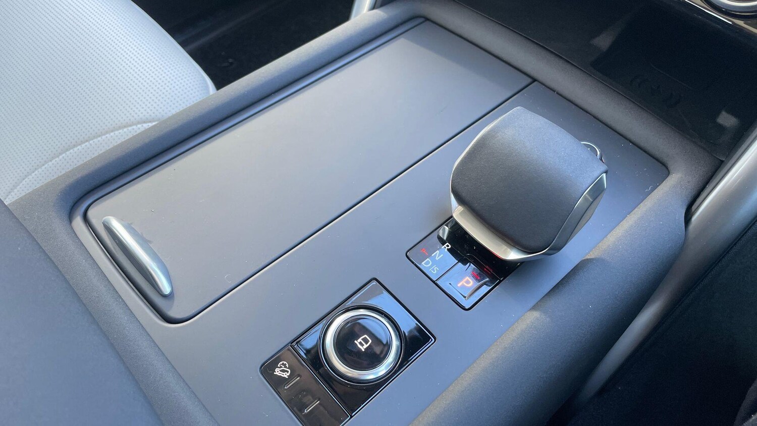 Used Land Rover Discovery 2025 for sale - 76371220: Photo 78