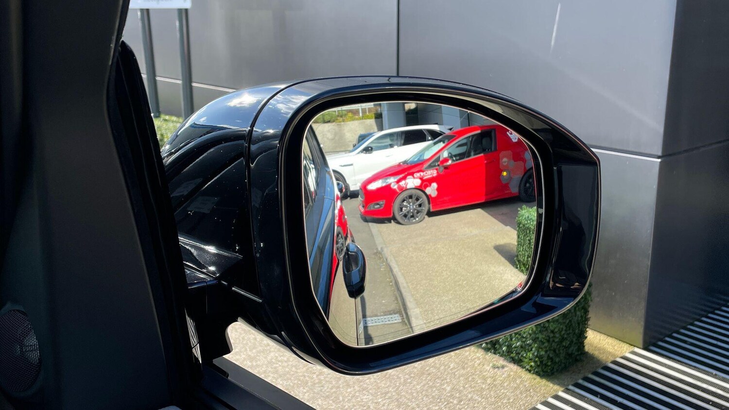 Used Land Rover Discovery 2025 for sale - 76371220: Photo 96