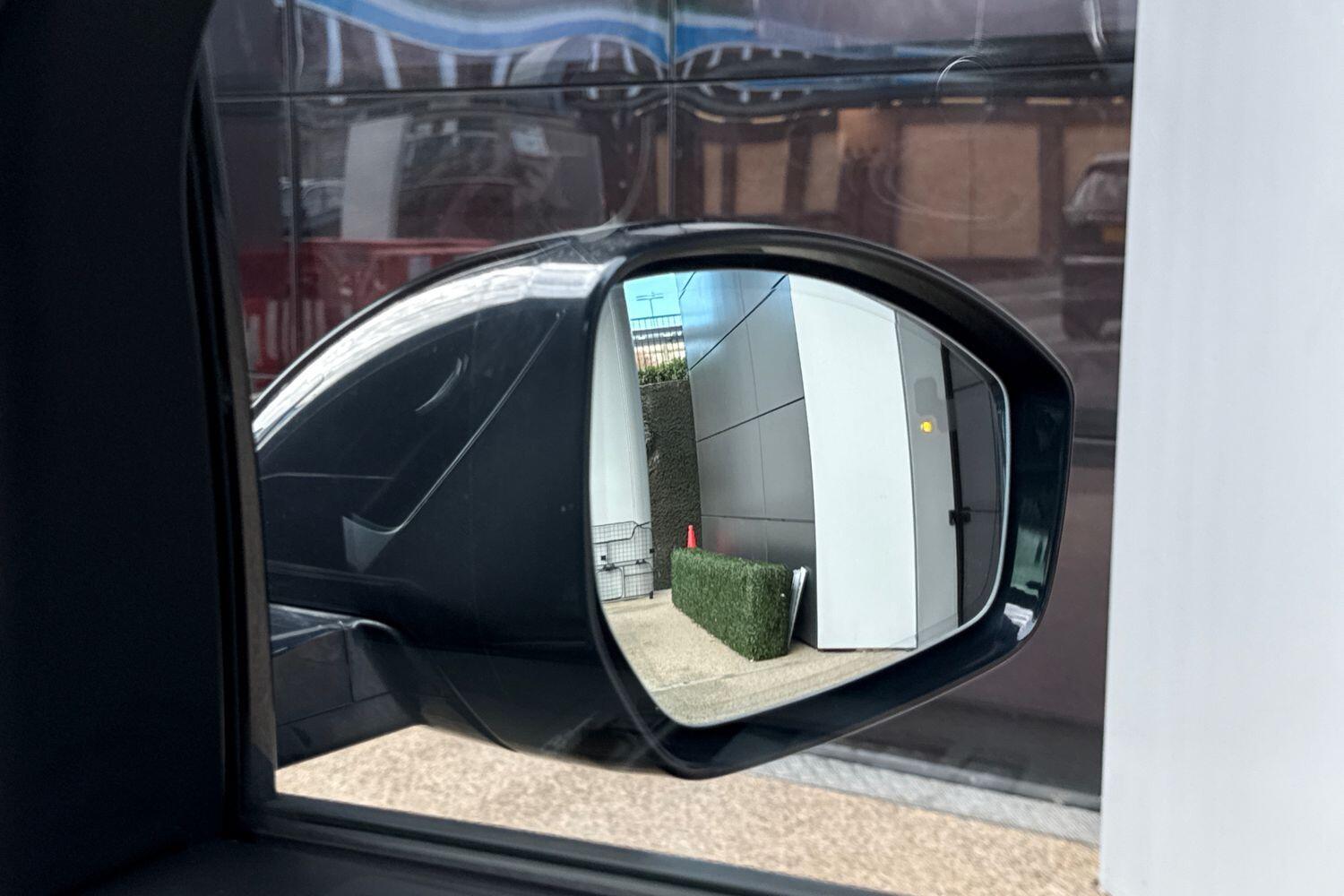 Used Land Rover Discovery Sport 2022 for sale - 77440879: Photo 17