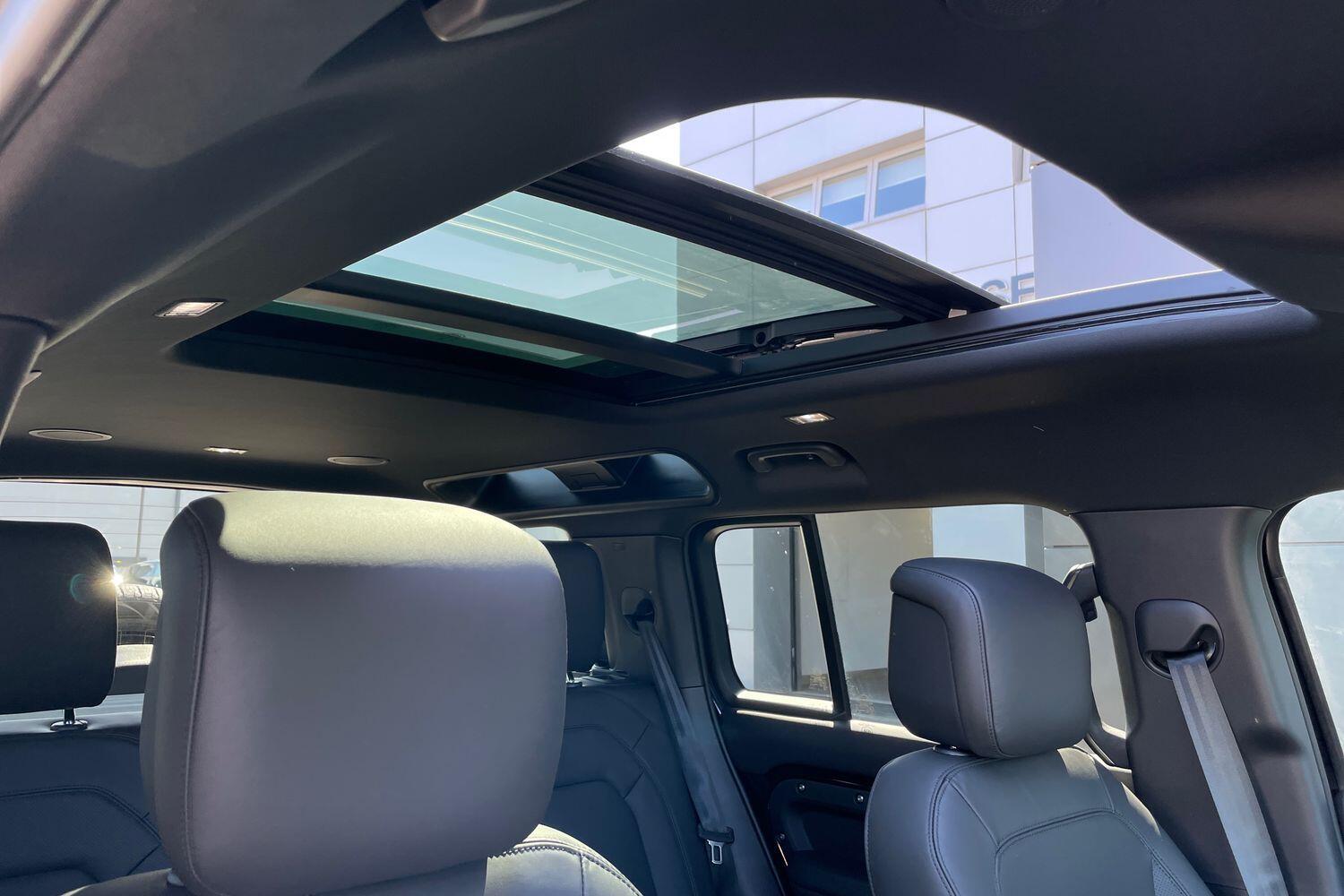 Used Land Rover Defender 2025 for sale - 76657010: Photo 14