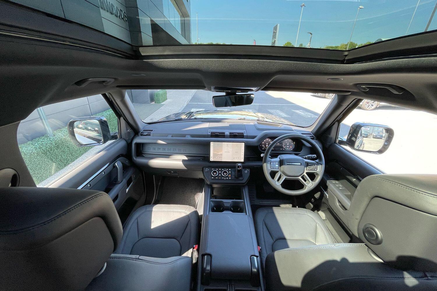 Used Land Rover Defender 2025 for sale - 76657010: Photo 3