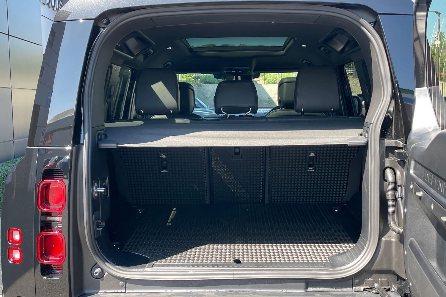 Used Land Rover Defender 2025 for sale - 76657010: Photo 35