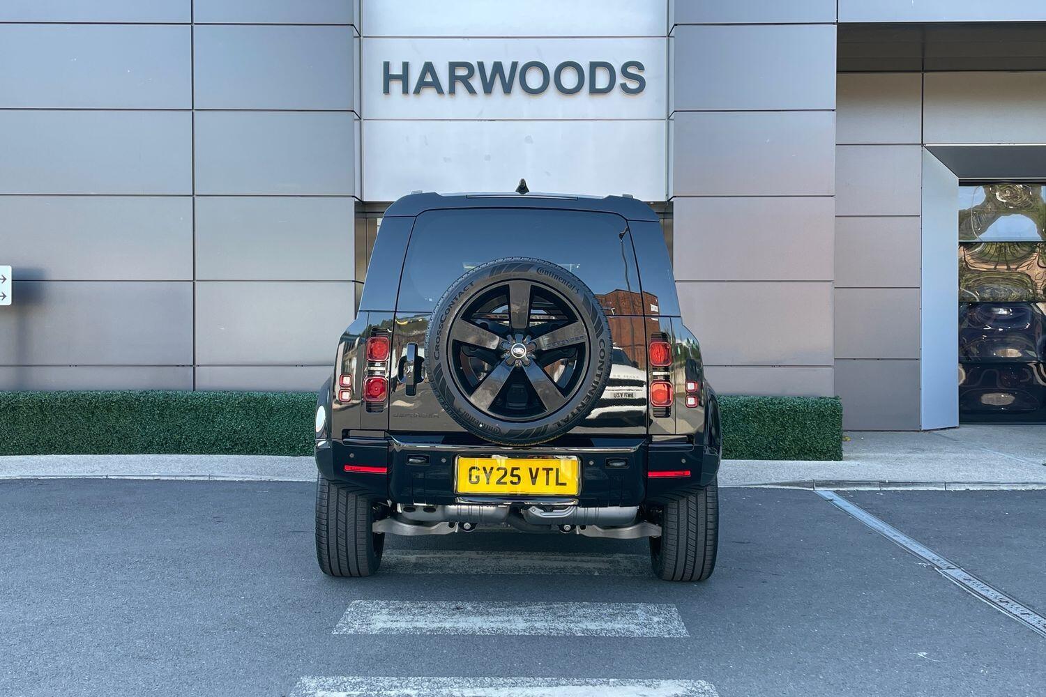 Used Land Rover Defender 2025 for sale - 76657010: Photo 7