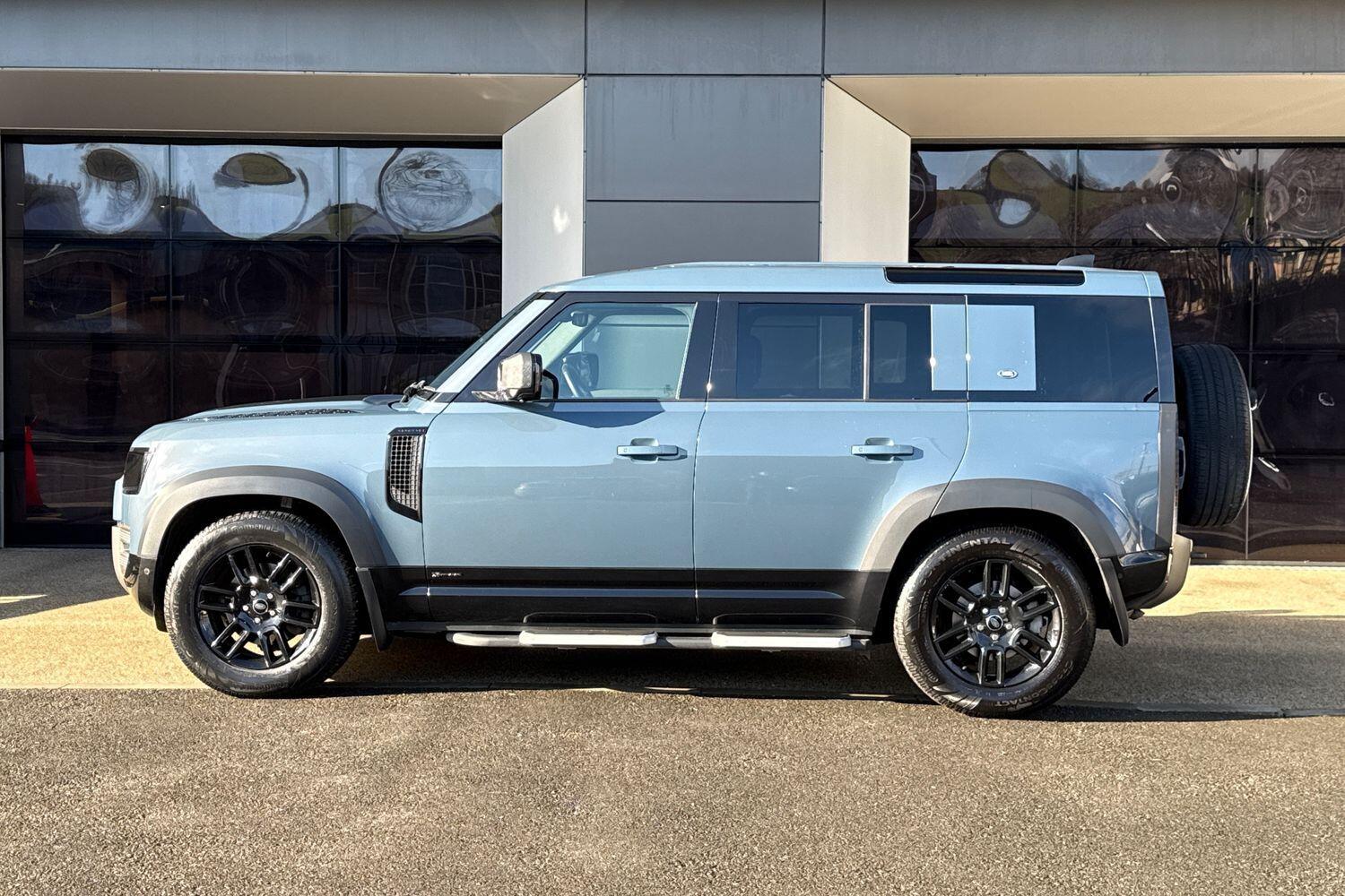 Used Land Rover Defender 2021 for sale - 77440882: Photo 11