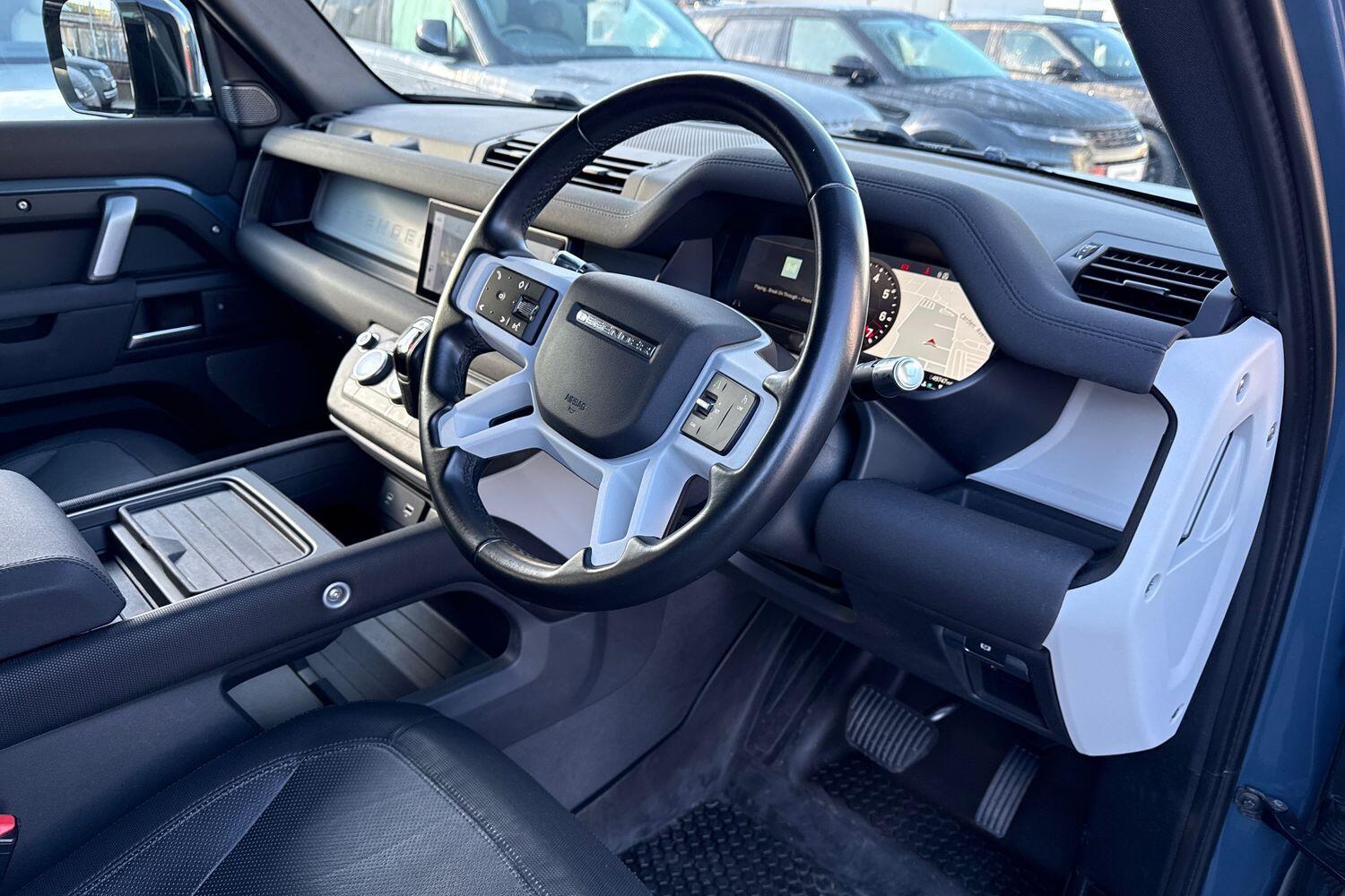 Used Land Rover Defender 2021 for sale - 77440882: Photo 17