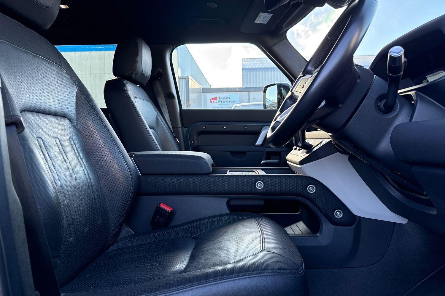 Used Land Rover Defender 2021 for sale - 77440882: Photo 18