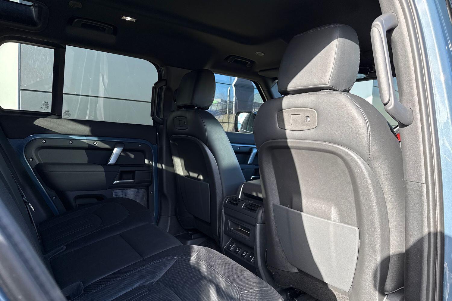 Used Land Rover Defender 2021 for sale - 77440882: Photo 34