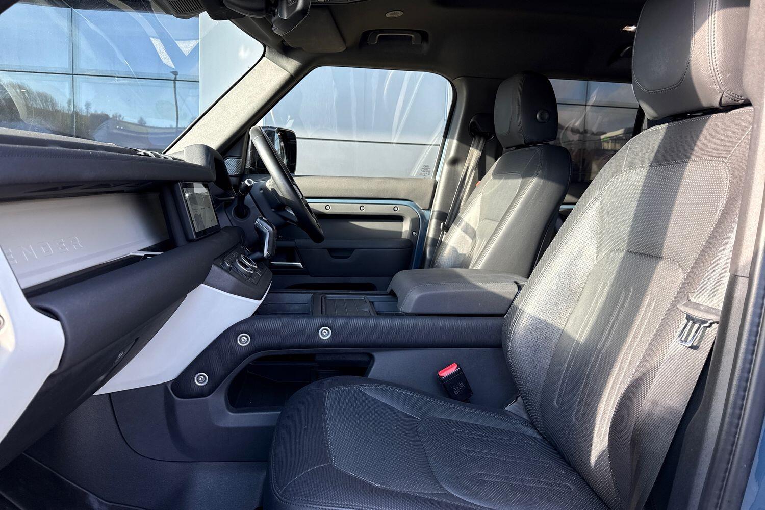 Used Land Rover Defender 2021 for sale - 77440882: Photo 37