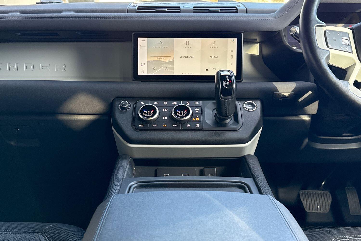 Used Land Rover Defender 2021 for sale - 77440882: Photo 43