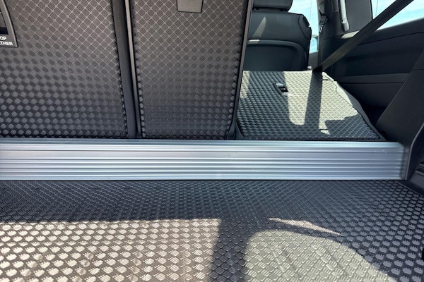 Used Land Rover Defender 90 2024 for sale - 75720791: Photo 34