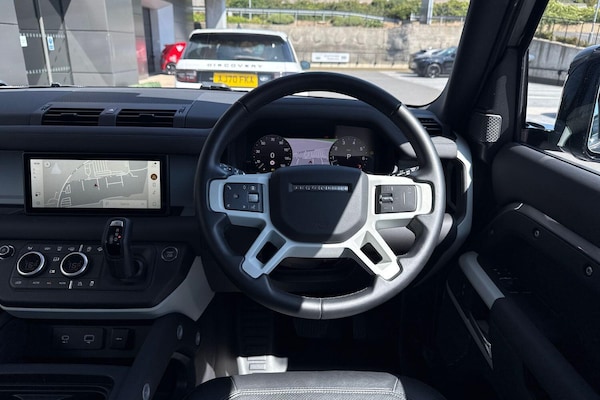 Used Land Rover Defender 90 2024 for sale - 75720791: Photo 42