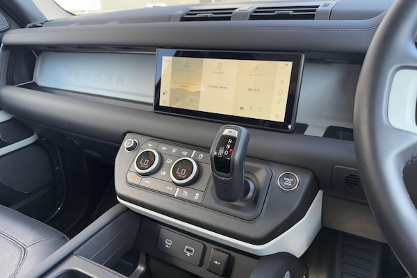 Used Land Rover Defender 90 2024 for sale - 75720791: Photo 53