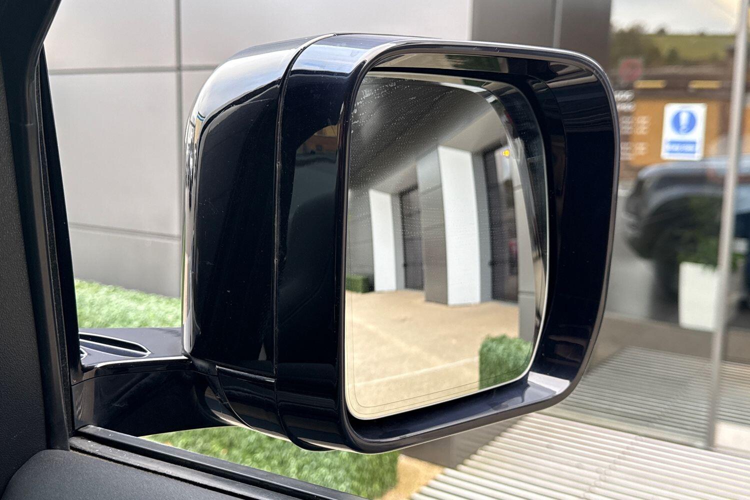 Used Land Rover Defender 110 2021 for sale - 76260284: Photo 25