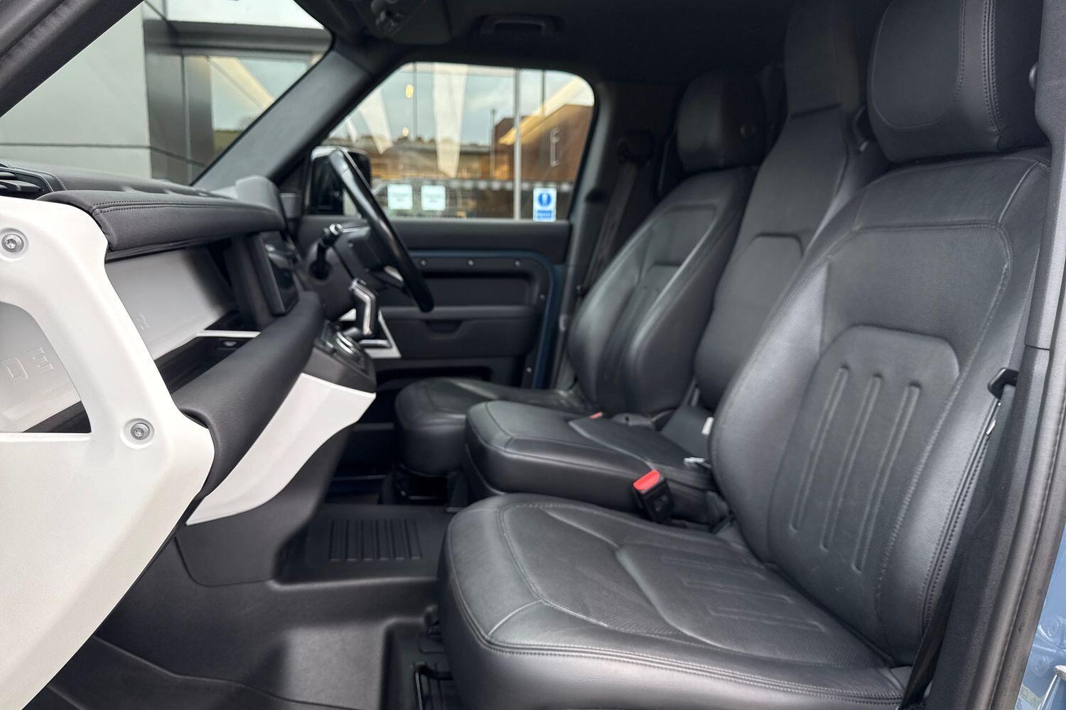 Used Land Rover Defender 110 2021 for sale - 76260284: Photo 37