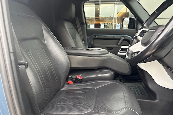 Used Land Rover Defender 110 2021 for sale - 76260284: Photo 39