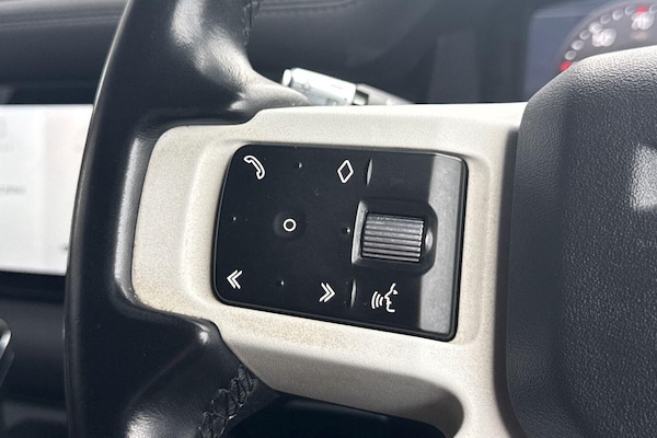 Used Land Rover Defender 110 2021 for sale - 76260284: Photo 44