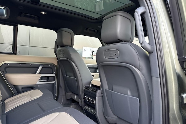 Used Land Rover Defender 110 2021 for sale - 75670768: Photo 37