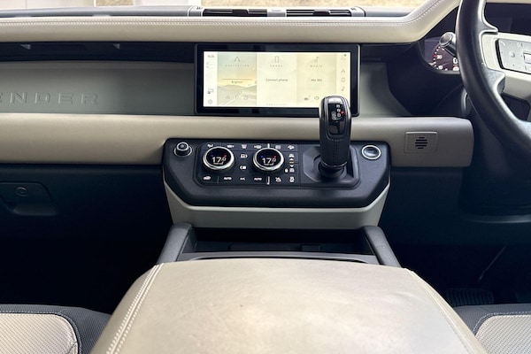 Used Land Rover Defender 110 2021 for sale - 75670768: Photo 48