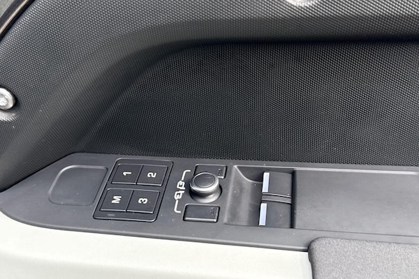 Used Land Rover Defender 90 2023 for sale - 75707836: Photo 22