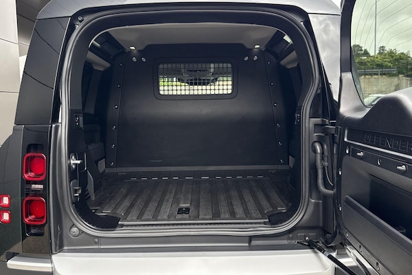Used Land Rover Defender 90 2023 for sale - 75707836: Photo 34