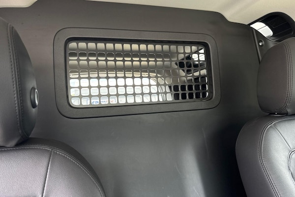 Used Land Rover Defender 90 2023 for sale - 75707836: Photo 48