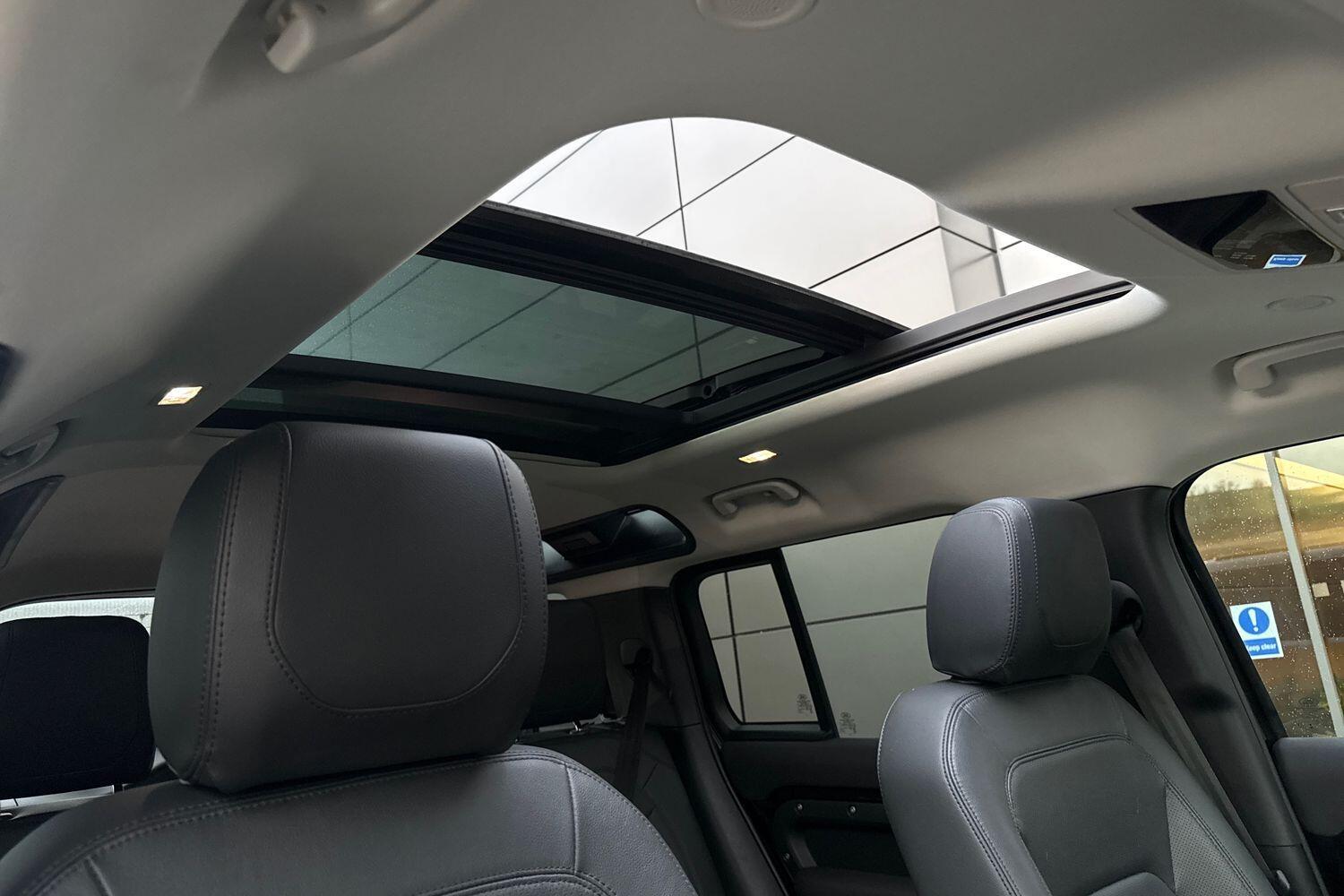 Used Land Rover Defender 2022 for sale - 76456649: Photo 11