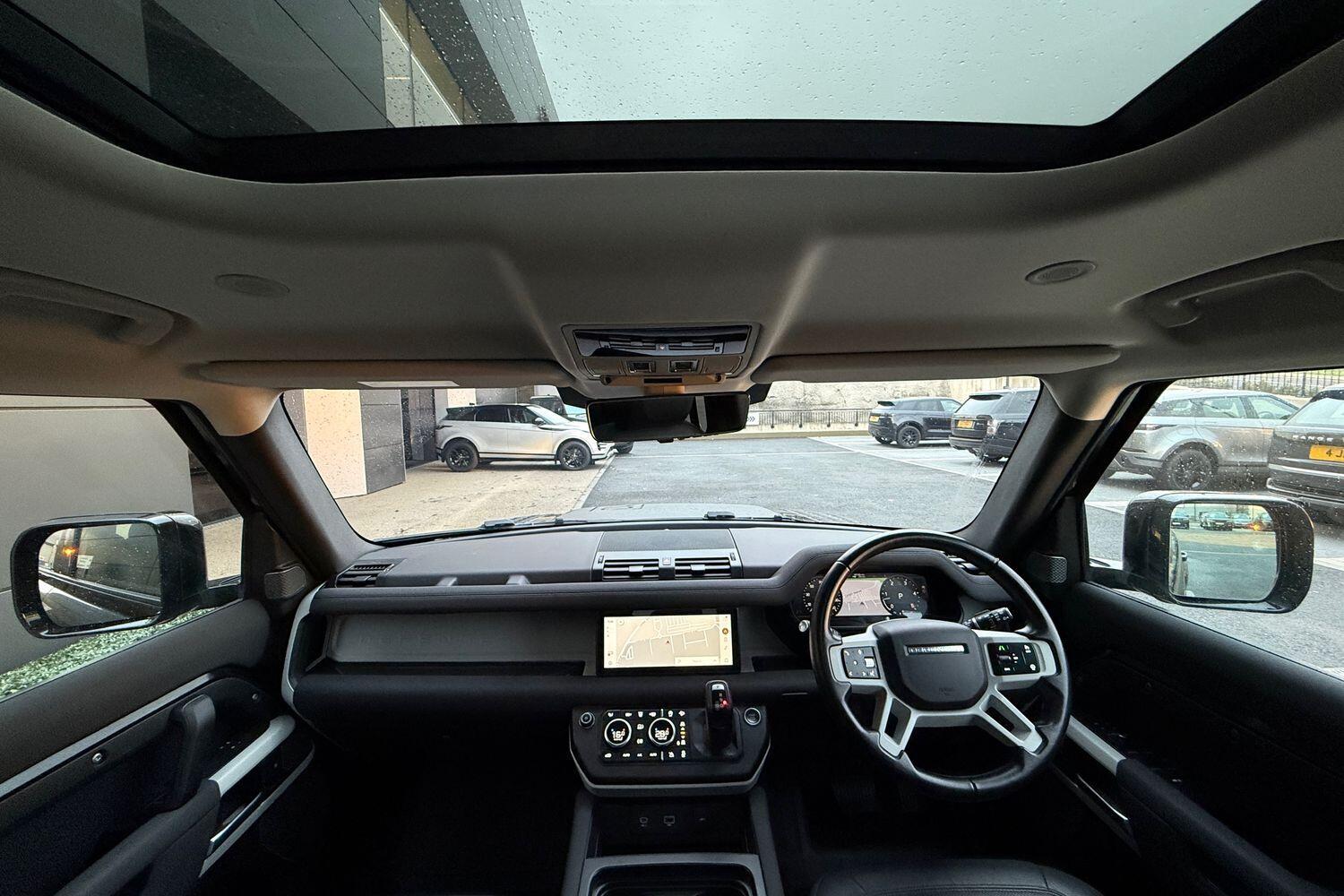 Used Land Rover Defender 2022 for sale - 76456649: Photo 3