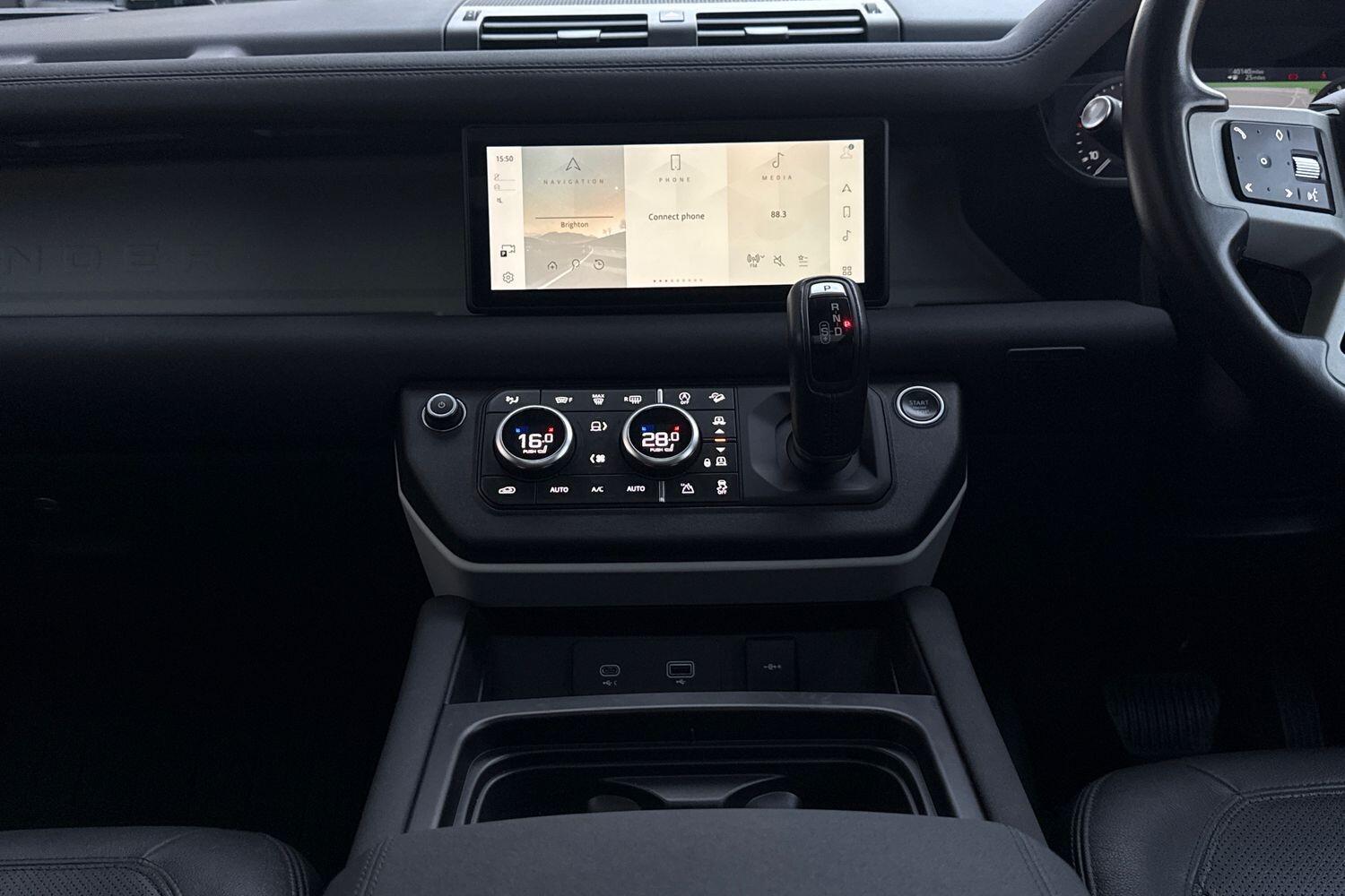 Used Land Rover Defender 2022 for sale - 76456649: Photo 32