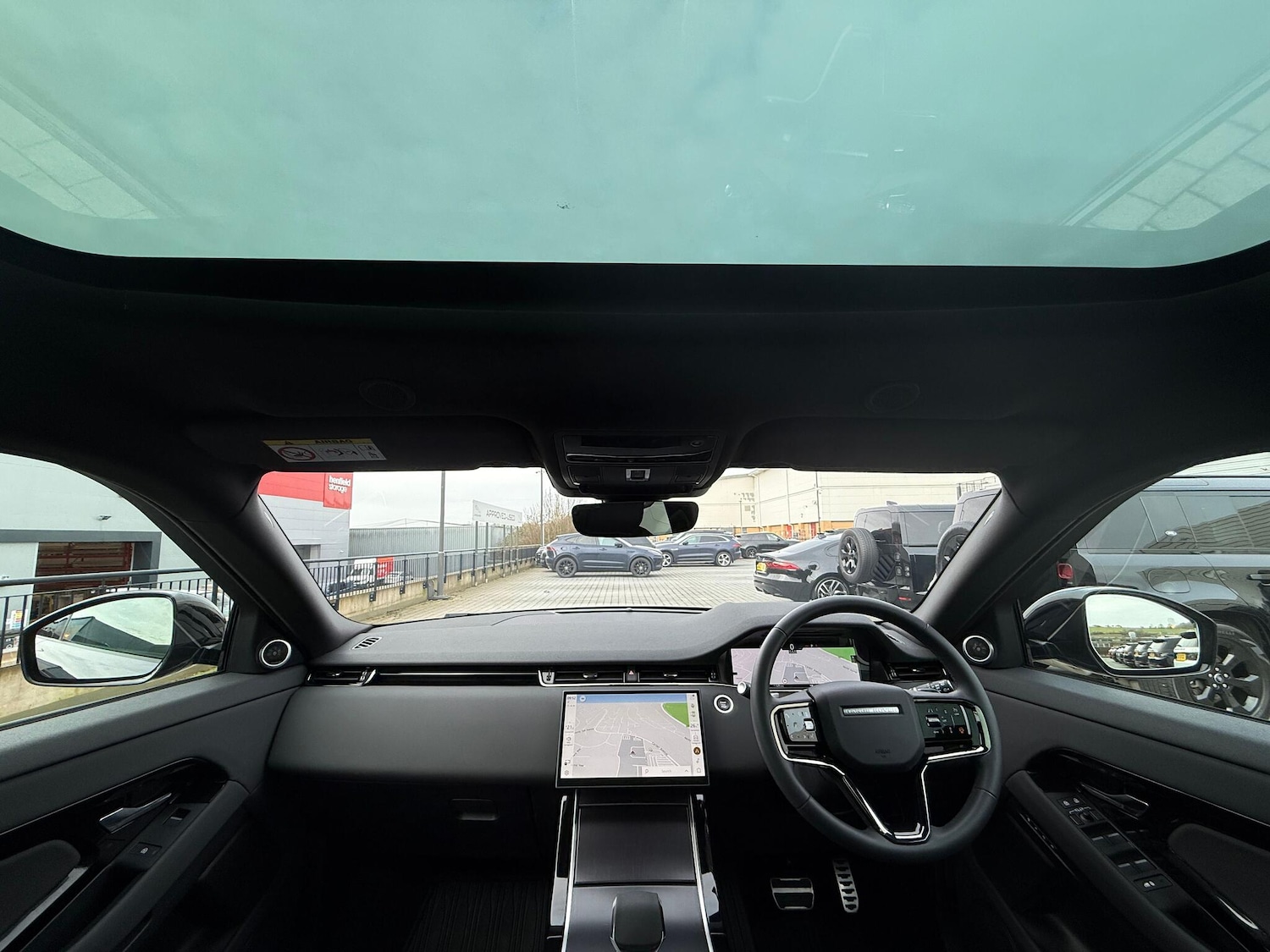 Used Land Rover Range Rover Evoque 2025 for sale - 77625550: Photo 3