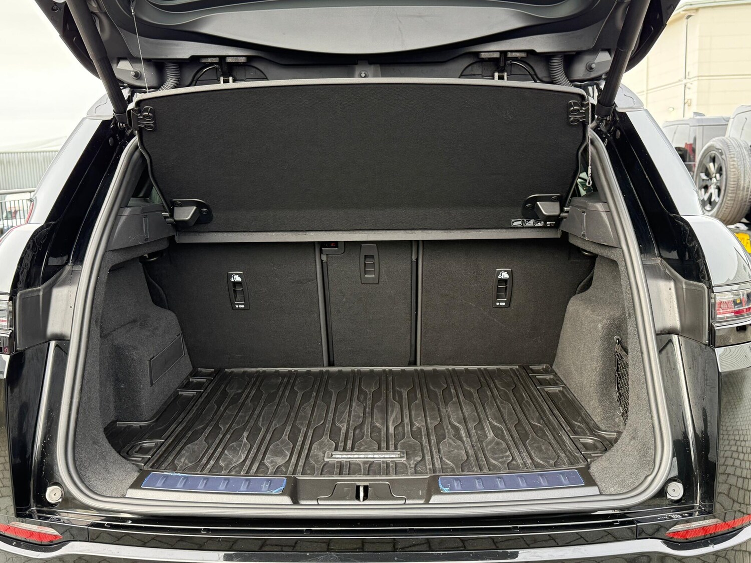 Used Land Rover Range Rover Evoque 2025 for sale - 77625550: Photo 40