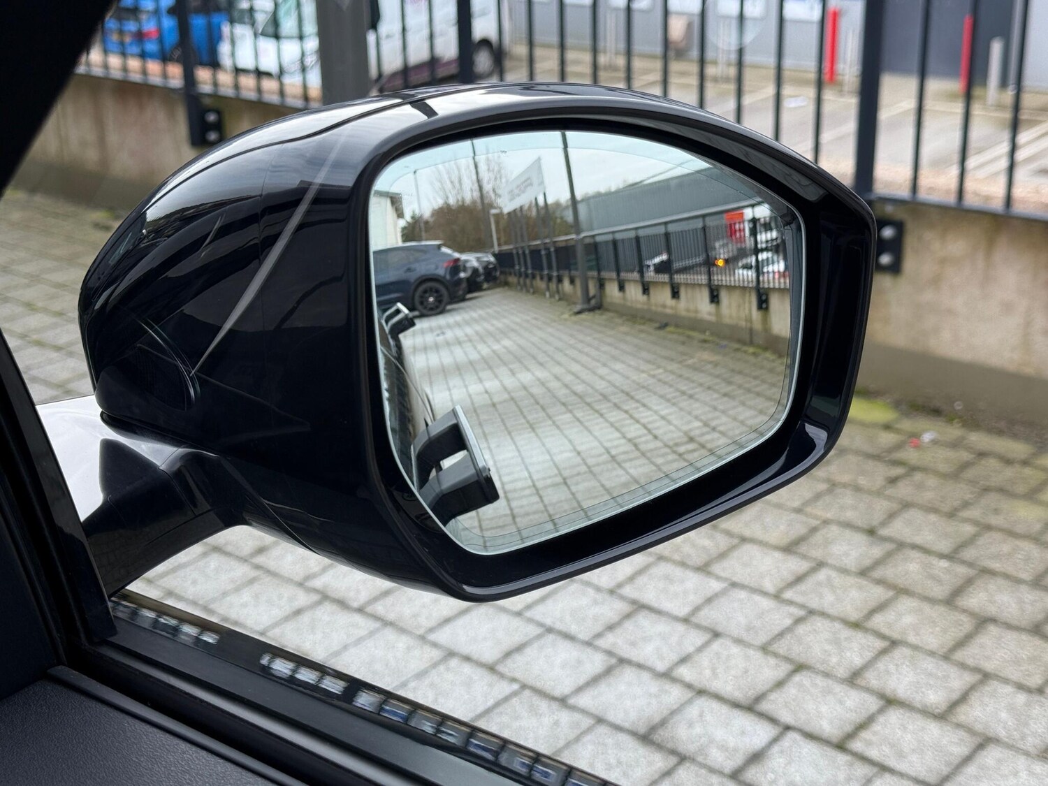 Used Land Rover Range Rover Evoque 2025 for sale - 77625550: Photo 8