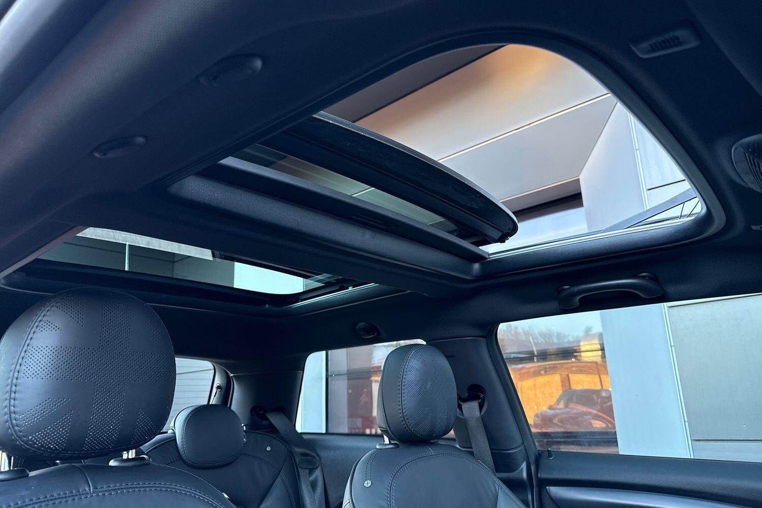 Used MINI Hatch 2023 for sale - 77440611: Photo 10