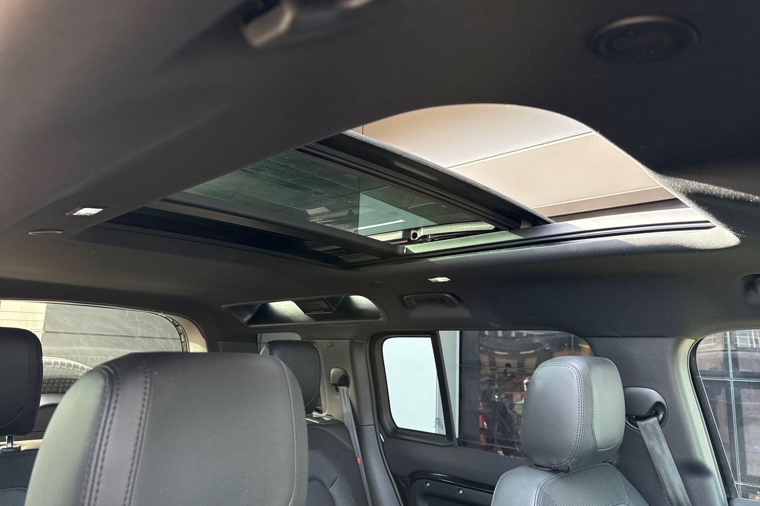 Used Land Rover Defender 110 2023 for sale - 77585634: Photo 13