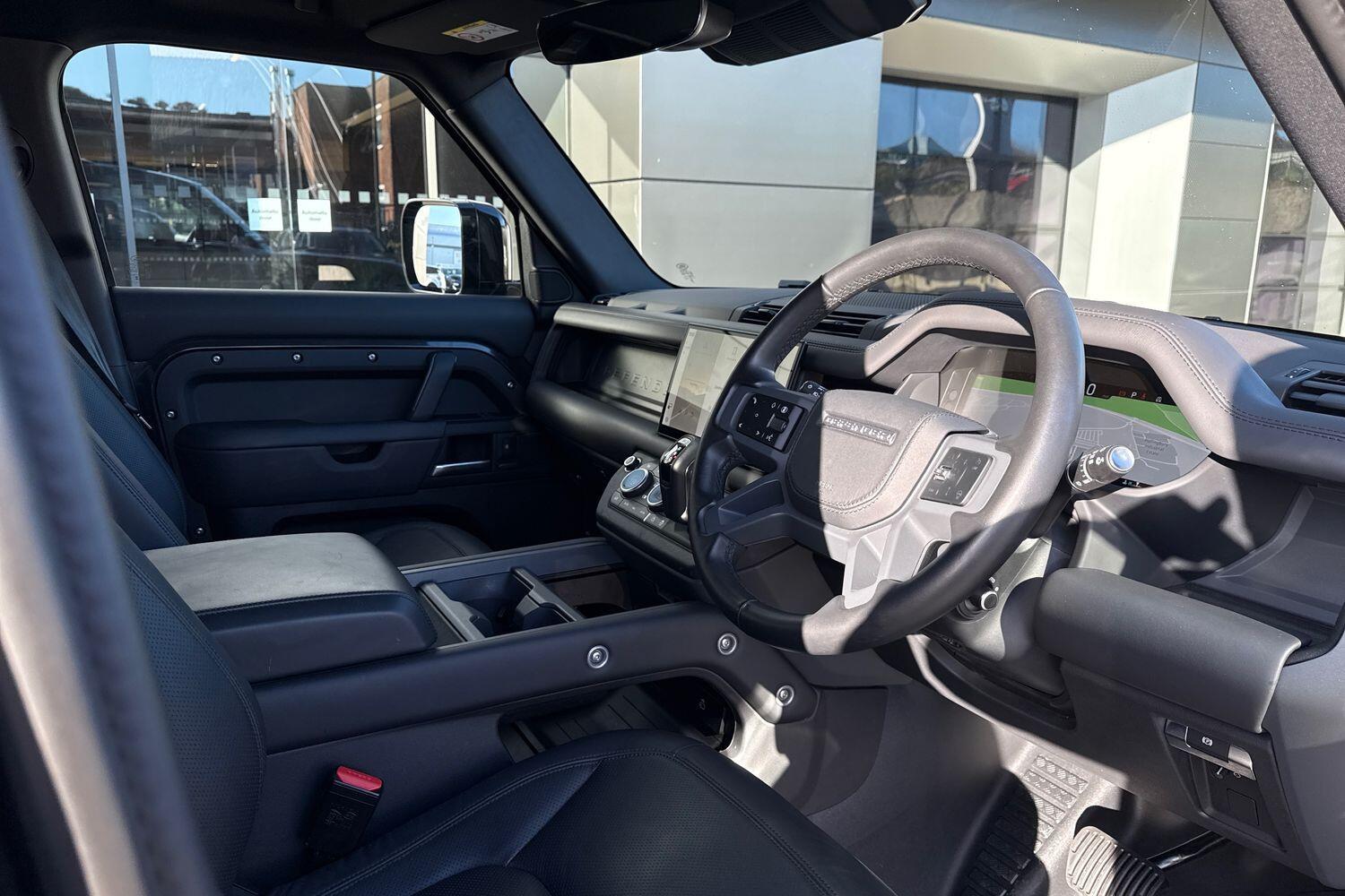 Used Land Rover Defender 2025 for sale - 76511858: Photo 21