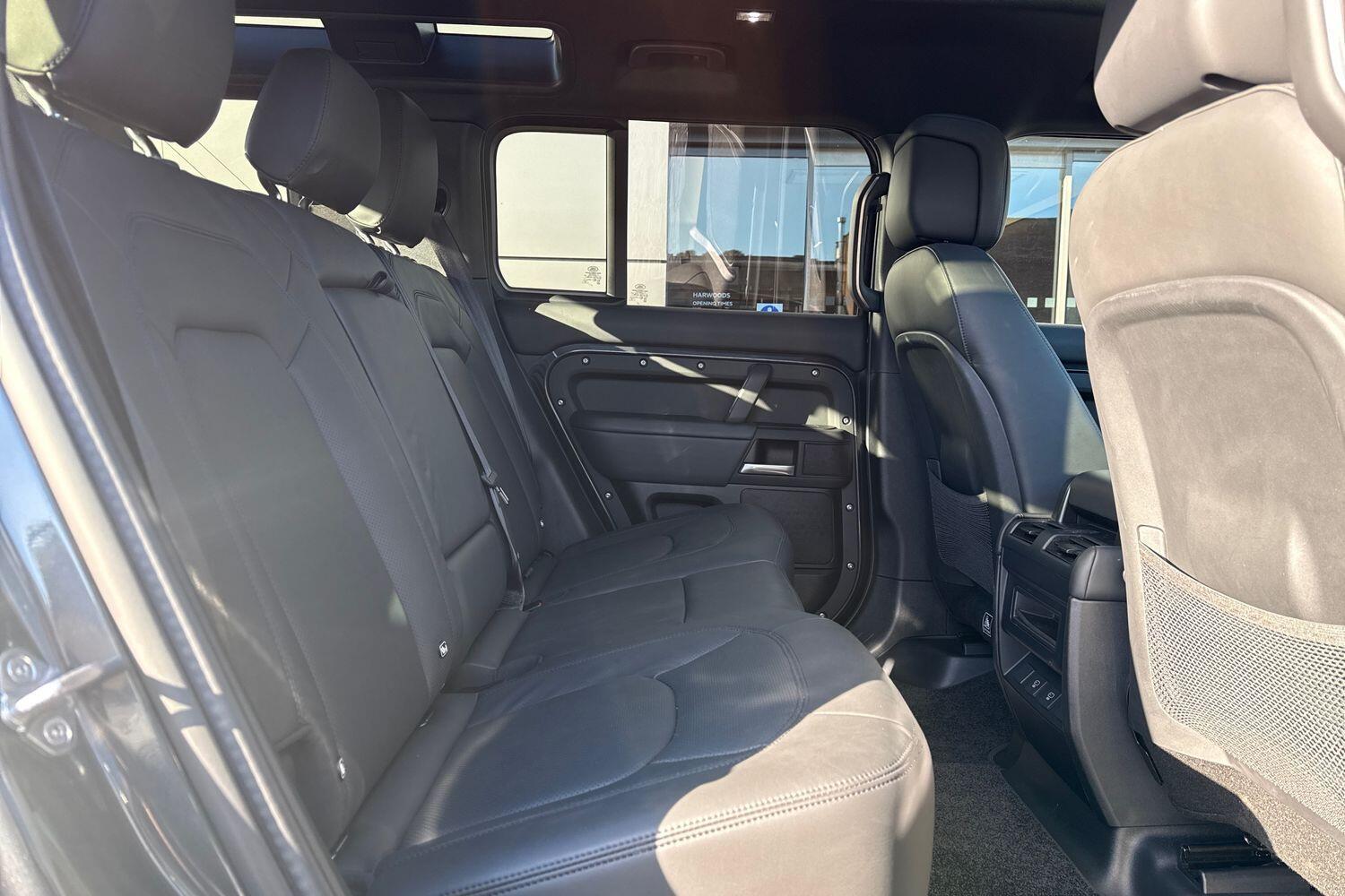 Used Land Rover Defender 2025 for sale - 76511858: Photo 24