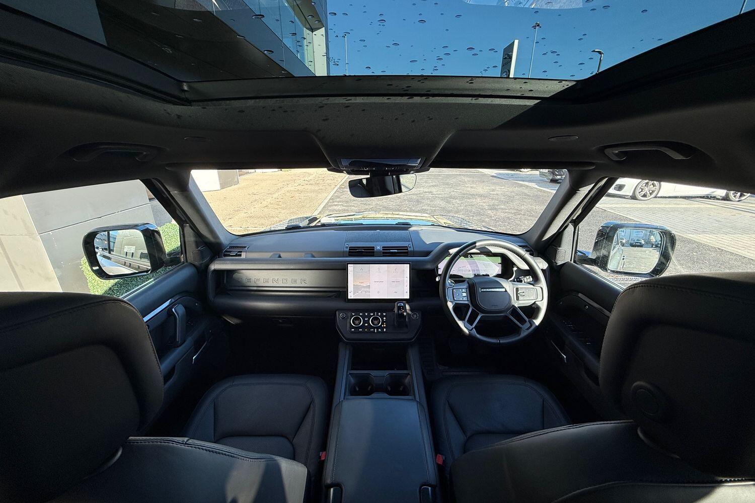 Used Land Rover Defender 2025 for sale - 76511858: Photo 3