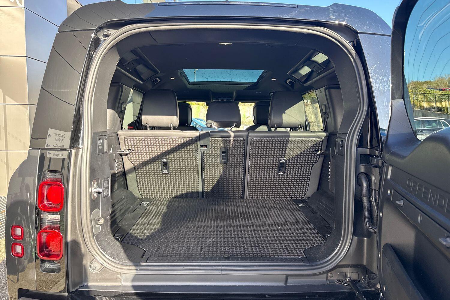 Used Land Rover Defender 2025 for sale - 76511858: Photo 35