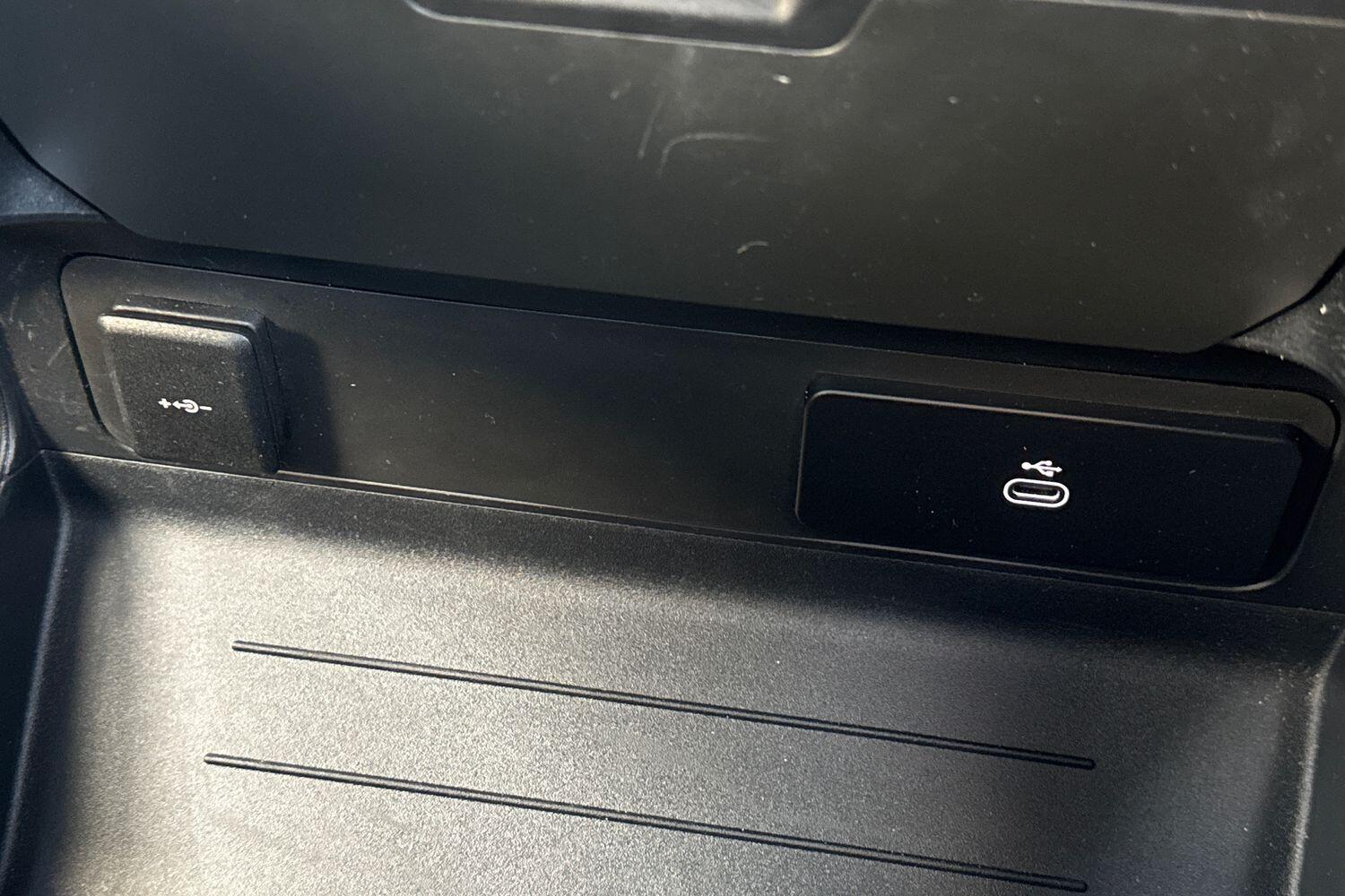 Used Land Rover Defender 2025 for sale - 76511858: Photo 57