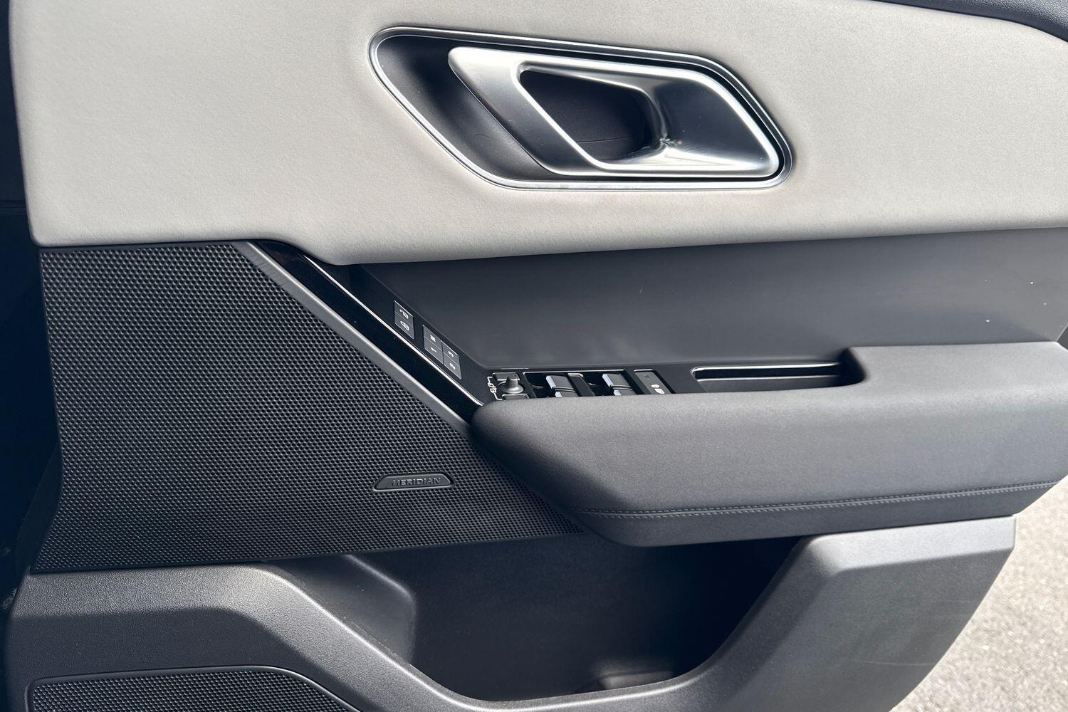 Used Land Rover Range Rover Velar 2025 for sale - 75939885: Photo 19