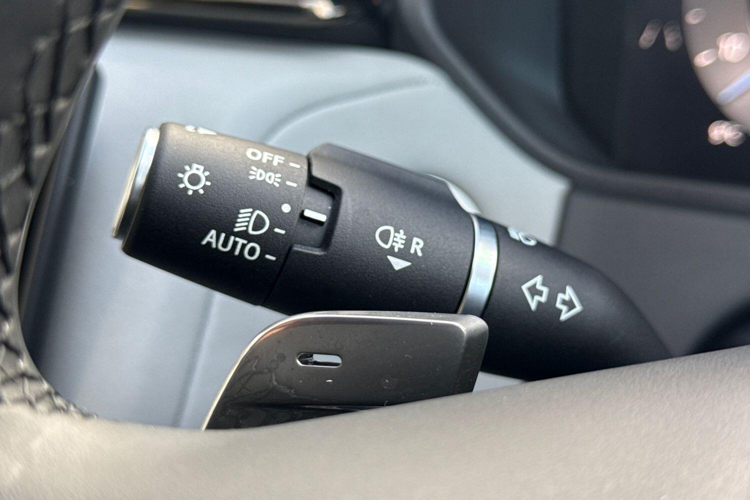 Used Land Rover Range Rover Velar 2025 for sale - 75939885: Photo 32