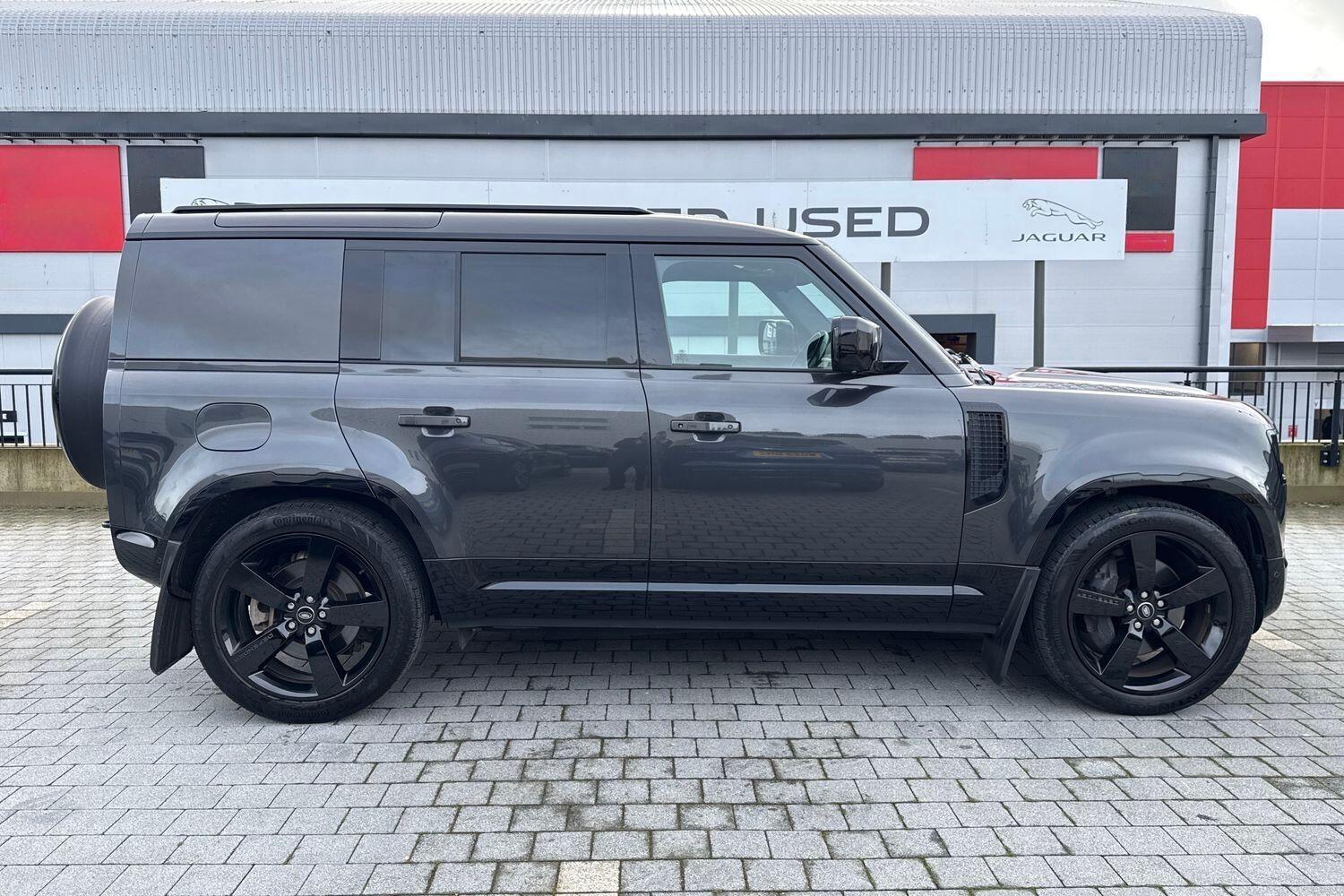 Used Land Rover Defender 2023 for sale - 77549436: Photo 2