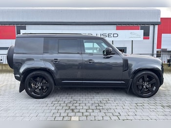 Used Land Rover Defender 2023 for sale - 77549436: Photo