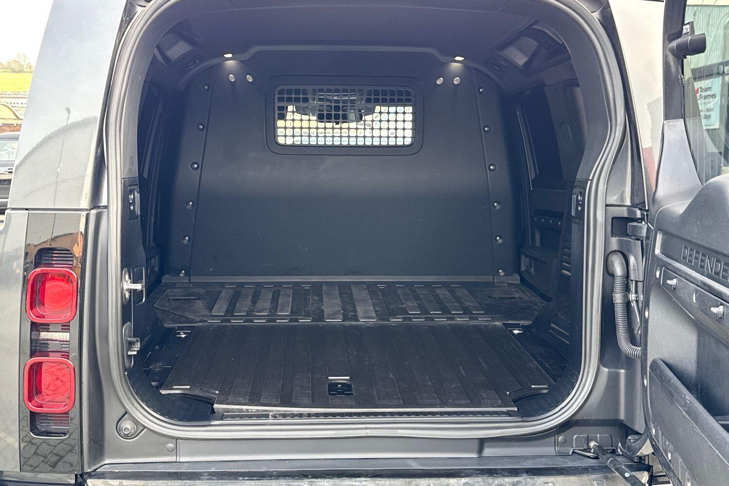 Used Land Rover Defender 2023 for sale - 77549436: Photo 32