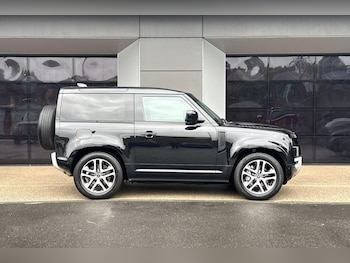 Used Land Rover Defender 90 2022 for sale - 75781291: Photo