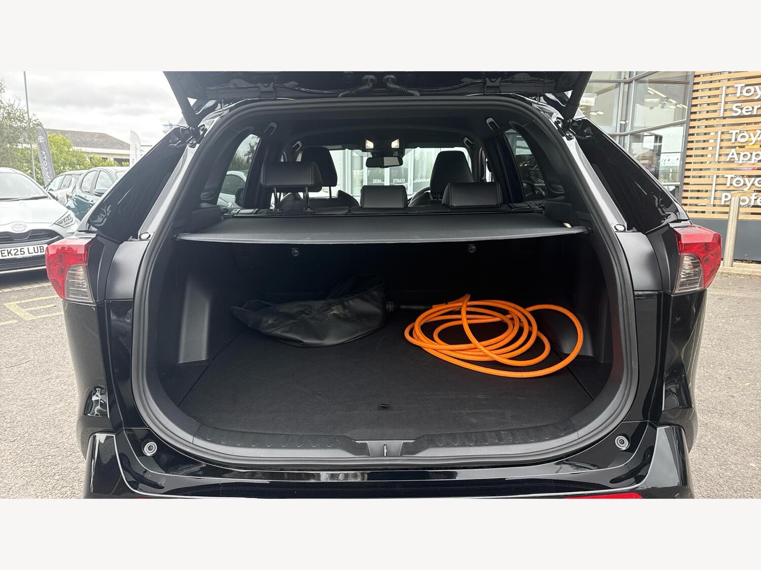 Used Toyota RAV4 2025 for sale - 77030014: Photo 16