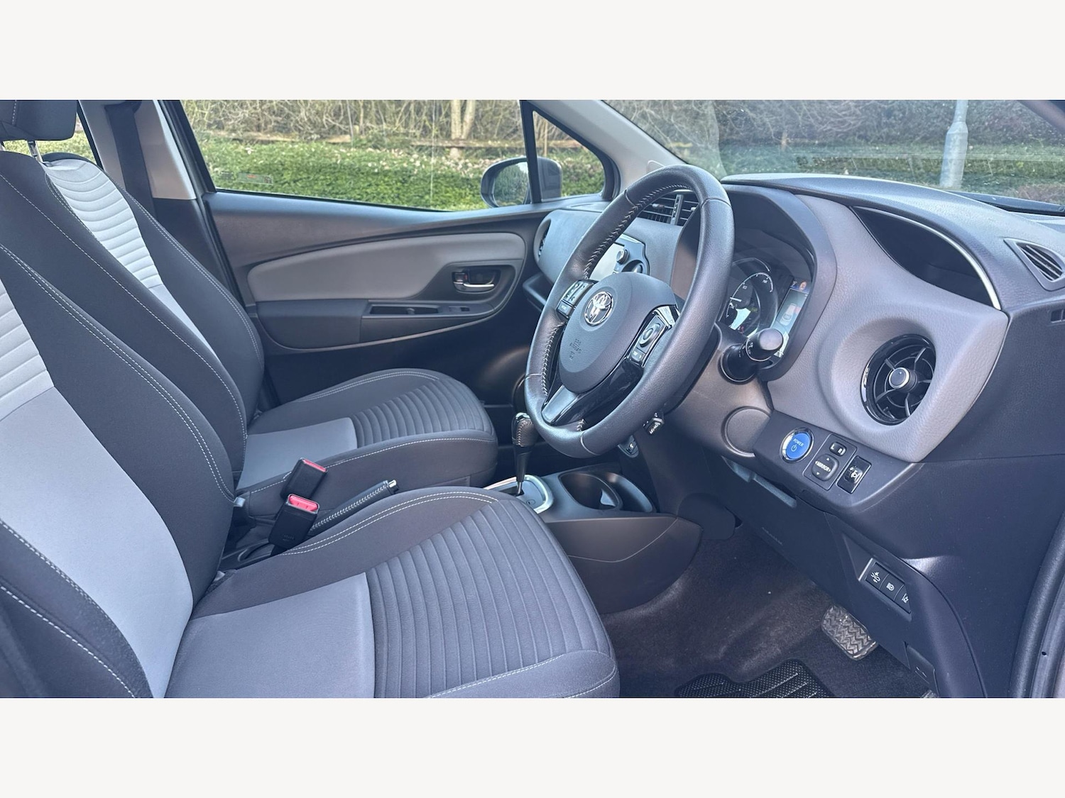 Used Toyota Yaris 2019 for sale - 77455372: Photo 13