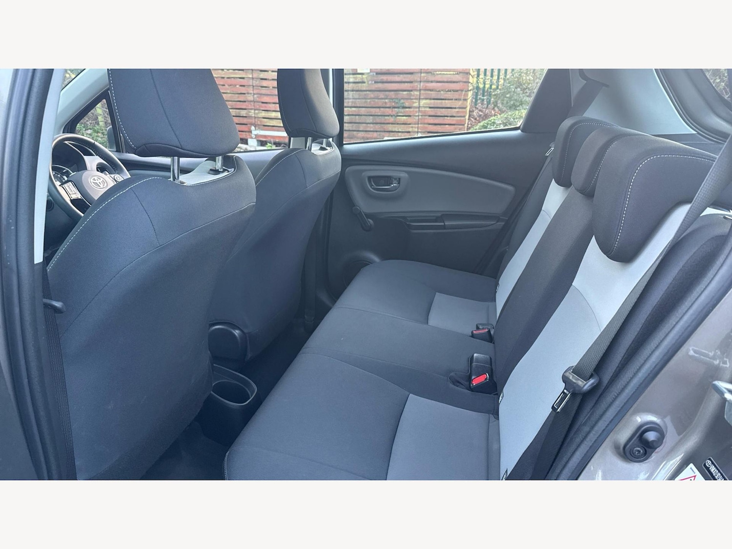 Used Toyota Yaris 2019 for sale - 77455372: Photo 15