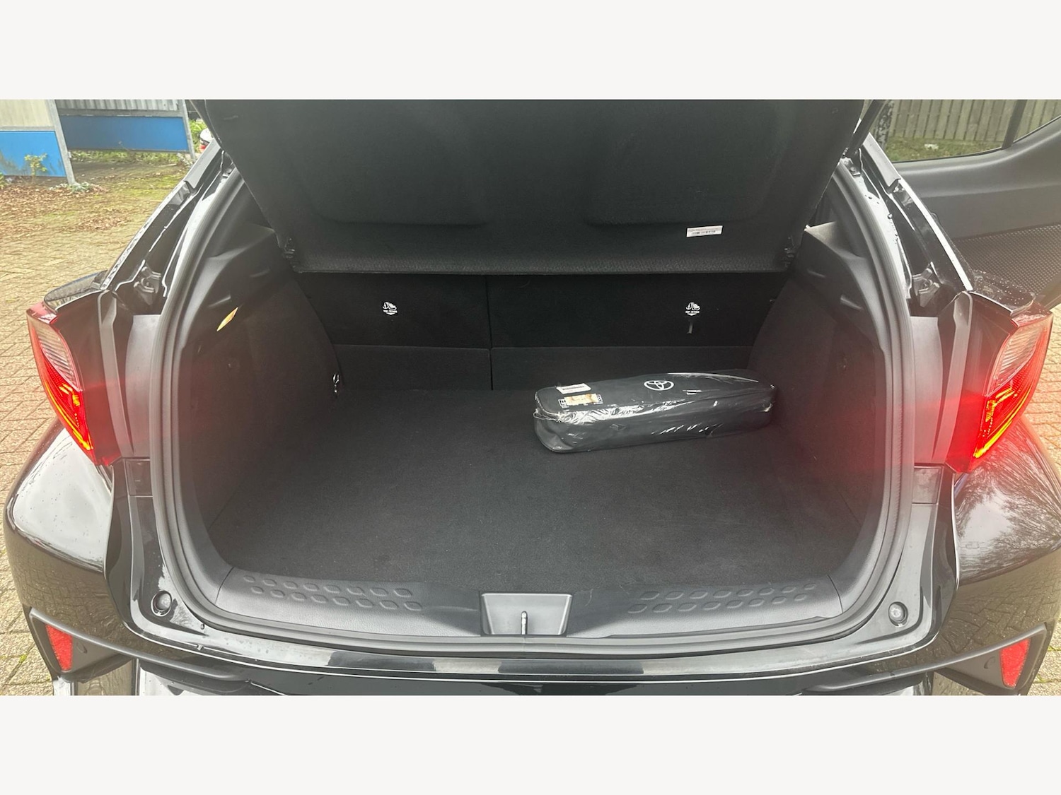 Used Toyota C-HR 2023 for sale - 77067054: Photo 16