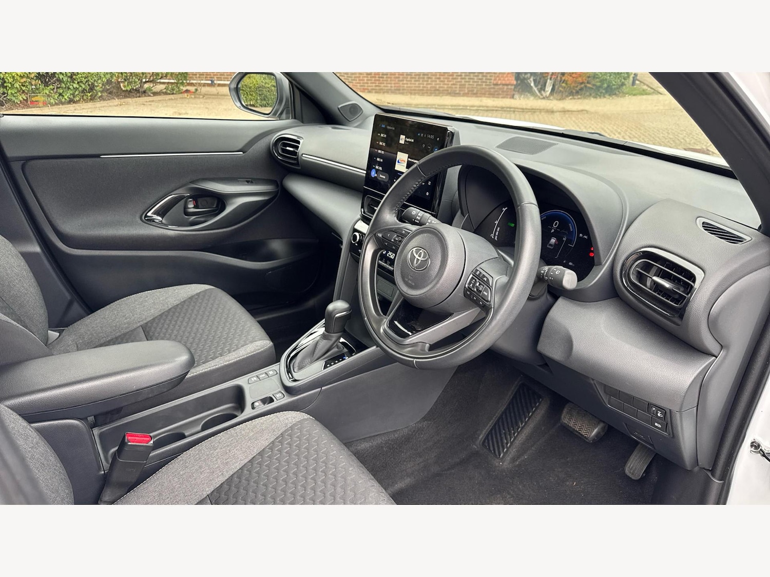 Used Toyota Yaris Cross 2024 for sale - 76408776: Photo 13