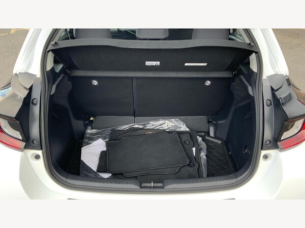 Used Toyota Yaris 2022 for sale - 76327032: Photo 16